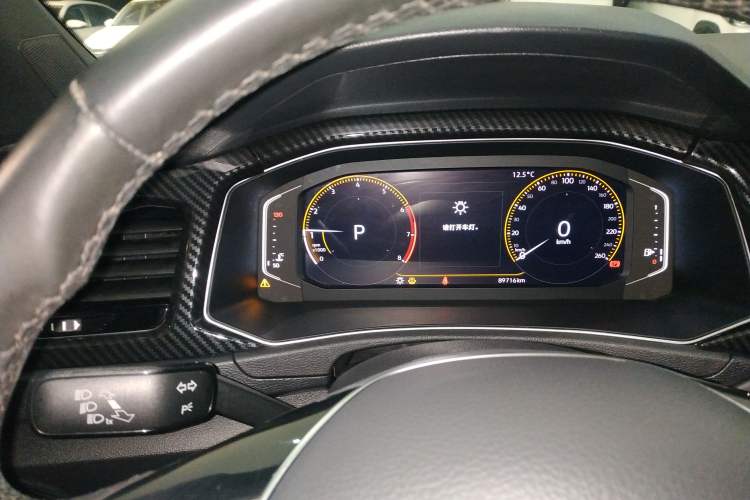 Used Volkswagen T-ROC 2018 280TSI DSG Two-Wheel-Drive Luxury Version China V Emission Standard Instrument Cluster
