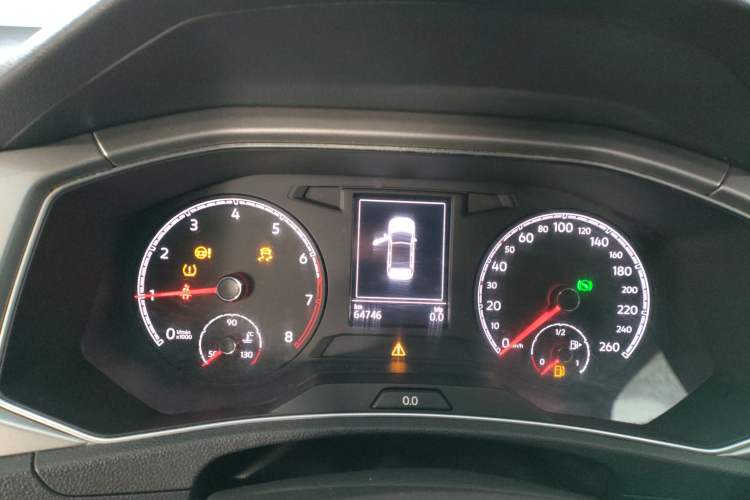 Used Volkswagen T-ROC 2018 230TSI DSG Two-Wheel Drive Advanced Version China V Standard Instrument Cluster