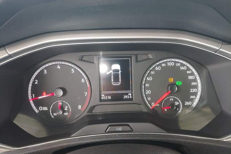 Used Volkswagen T-ROC 2018 230TSI DSG Two-Wheel Drive Advanced Version China V Standard Instrument Cluster
