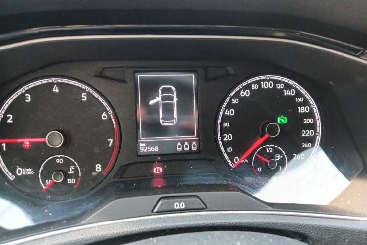 Used Volkswagen T-ROC 2018 280TSI DSG Two-Wheel Drive Luxury Version China VI Standard Instrument Cluster