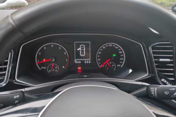 Used Volkswagen T-ROC 2018 280TSI DSG Two-Wheel-Drive Comfort Version China V Standard Instrument Cluster