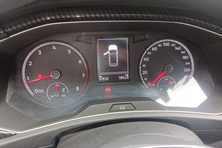 Used Volkswagen T-ROC 2018 280TSI DSG Two-Wheel-Drive Comfort Version China V Standard Instrument Cluster