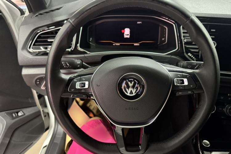 Used Volkswagen T-ROC 2018 280TSI DSG Four-Wheel Drive Luxury Version China V Emission Standard Interior 1
