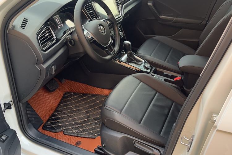 Used Volkswagen T-ROC 2018 280TSI DSG Four-Wheel Drive Comfort Version China V Standard Interior 1