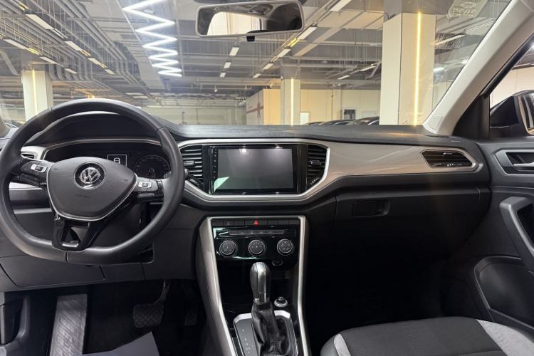Used Volkswagen T-ROC 2018 280TSI DSG Two-Wheel Drive Advanced Version China V Emission Standard Interior 1