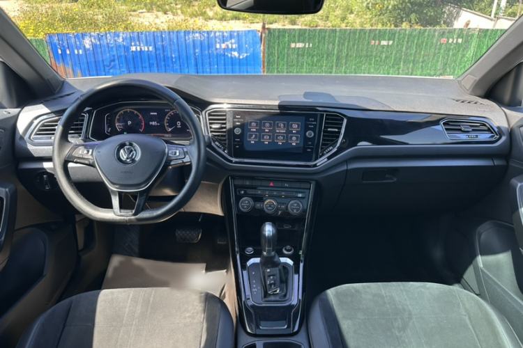 Used Volkswagen T-ROC 2018 280TSI DSG Two-Wheel-Drive Luxury Version China V Emission Standard Interior 1