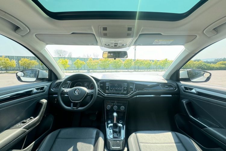 Used Volkswagen T-ROC 2018 280TSI DSG Two-Wheel-Drive Comfort Version China V Standard Interior 1