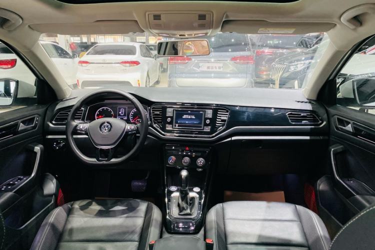 Used Volkswagen T-ROC 2018 280TSI DSG Two-Wheel Drive Comfort Version China VI Standard Interior 1