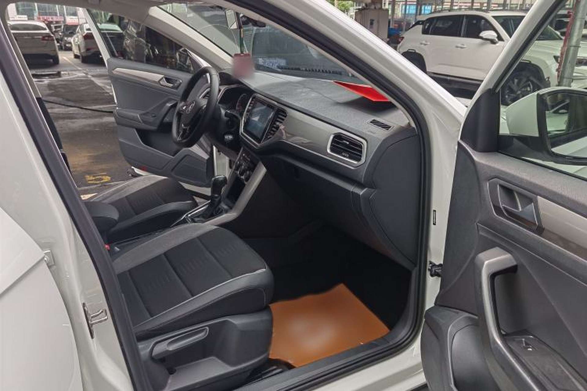 Used Volkswagen T-ROC 2018 280TSI DSG Two-Wheel Drive Advanced Version China V Emission Standard Interior 2