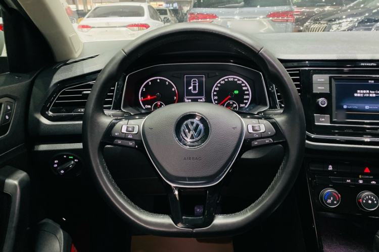 Used Volkswagen T-ROC 2018 280TSI DSG Two-Wheel Drive Comfort Version China VI Standard Interior 2