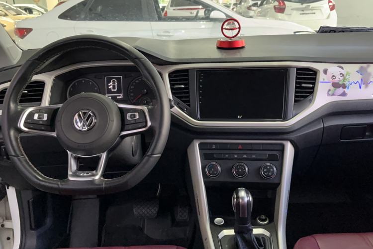 Used Volkswagen T-ROC 2018 230TSI DSG Two-Wheel Drive Fashion Edition China V Standard Interior 3