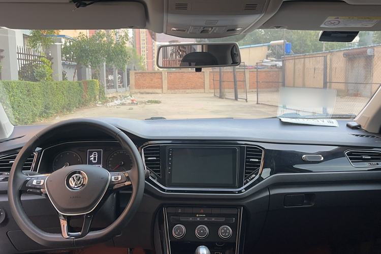 Used Volkswagen T-ROC 2018 280TSI DSG Four-Wheel Drive Comfort Version China V Standard Interior 3