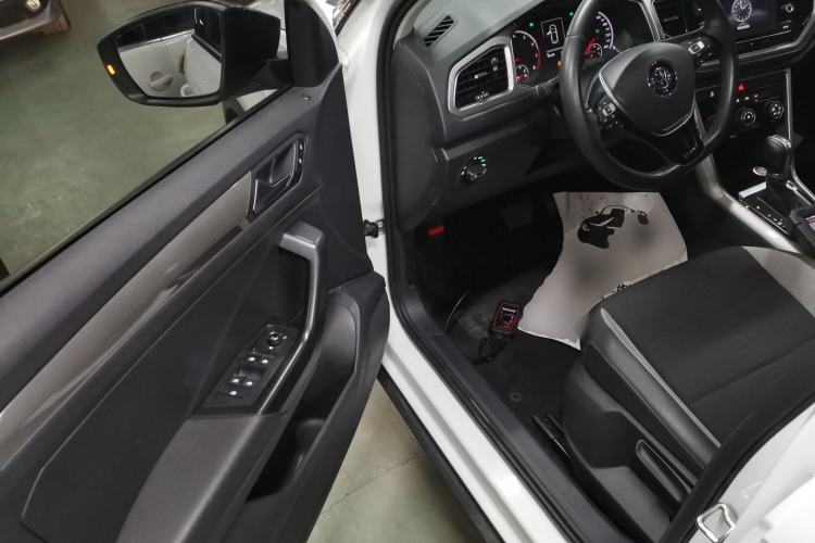 Used Volkswagen T-ROC 2018 280TSI DSG Two-Wheel Drive Advanced Version China V Emission Standard Interior 3
