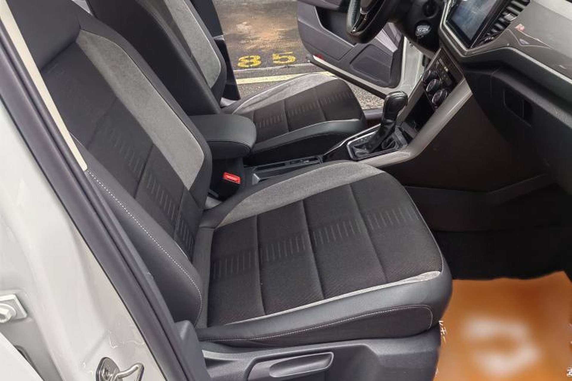 Used Volkswagen T-ROC 2018 280TSI DSG Two-Wheel Drive Advanced Version China V Emission Standard Interior 3