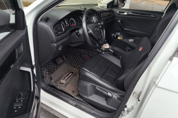 Used Volkswagen T-ROC 2018 280TSI DSG Two-Wheel-Drive Comfort Version China V Standard Interior 3