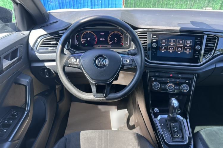 Used Volkswagen T-ROC 2018 280TSI DSG Two-Wheel-Drive Luxury Version China V Emission Standard Interior 4