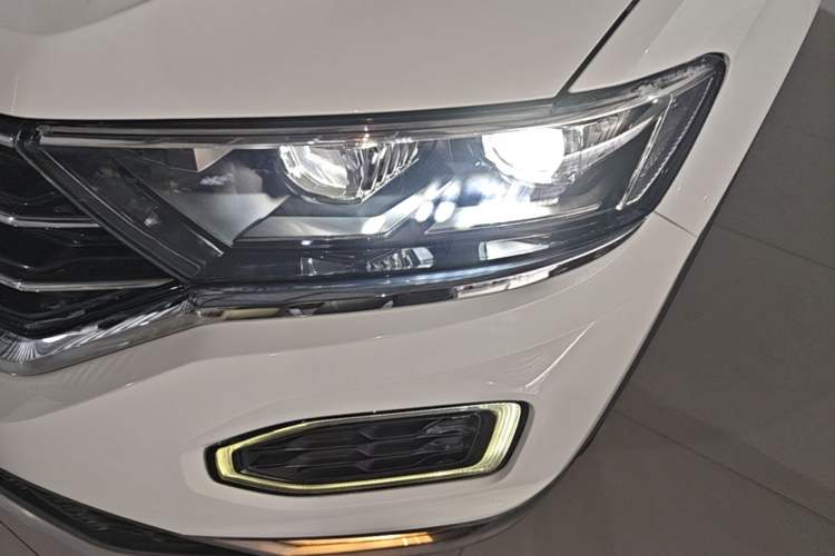 Used Volkswagen T-ROC 2018 280TSI DSG Two-Wheel Drive Comfort Version China VI Standard Left Front Headlight