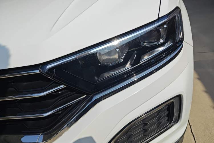 Used Volkswagen T-ROC 2018 280TSI DSG Two-Wheel Drive Advanced Version China V Emission Standard Left Front Headlight