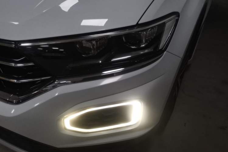 Used Volkswagen T-ROC 2018 280TSI DSG Two-Wheel Drive Comfort Version China VI Standard Left Front Headlight
