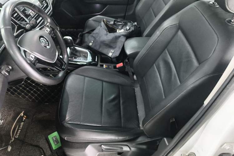 Used Volkswagen T-ROC 2018 280TSI DSG Two-Wheel-Drive Comfort Version China V Standard Left Front Seat