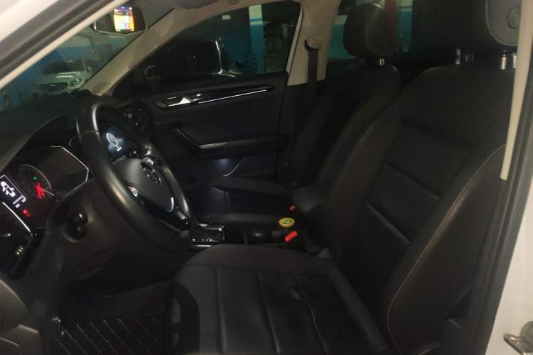 Used Volkswagen T-ROC 2018 280TSI DSG Two-Wheel-Drive Comfort Version China V Standard Left Front Seat