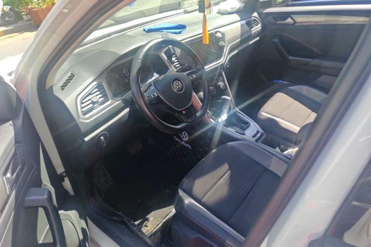 Used Volkswagen T-ROC 2018 230TSI DSG Two-Wheel Drive Advanced Version China V Standard Left Front Seat