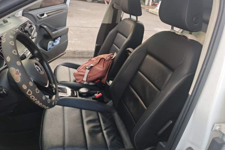 Used Volkswagen T-ROC 2018 280TSI DSG Two-Wheel-Drive Comfort Version China V Standard Left Front Seat