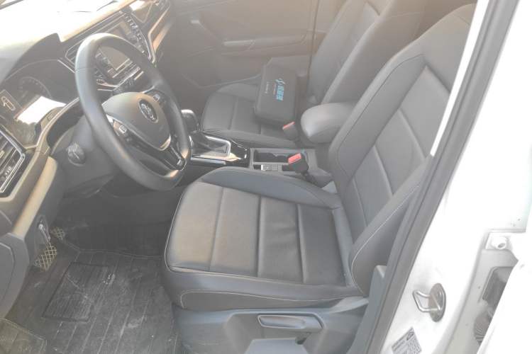 Used Volkswagen T-ROC 2018 280TSI DSG Two-Wheel-Drive Comfort Version China V Standard Left Front Seat