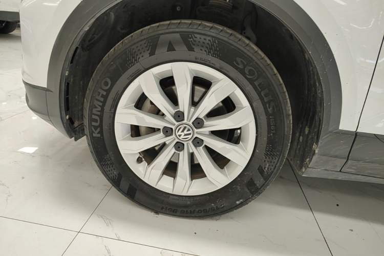 Used Volkswagen T-ROC 2018 230TSI DSG Two-Wheel Drive Fashion Edition China V Standard Left Front Wheel Hub