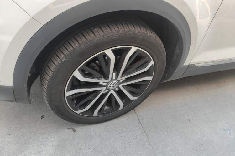 Used Volkswagen T-ROC 2018 280TSI DSG Two-Wheel-Drive Comfort Version China V Standard Left Front Wheel Hub
