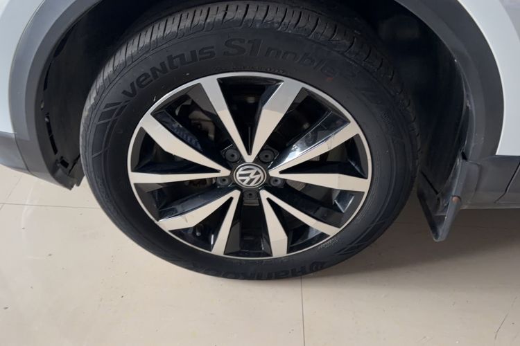 Used Volkswagen T-ROC 2018 280TSI DSG Two-Wheel-Drive Comfort Version China V Standard Left Front Wheel Hub