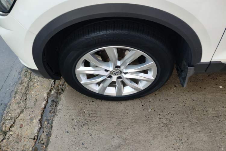 Used Volkswagen T-ROC 2018 230TSI DSG Two-Wheel Drive Advanced Version China VI Standard Left Front Wheel Hub