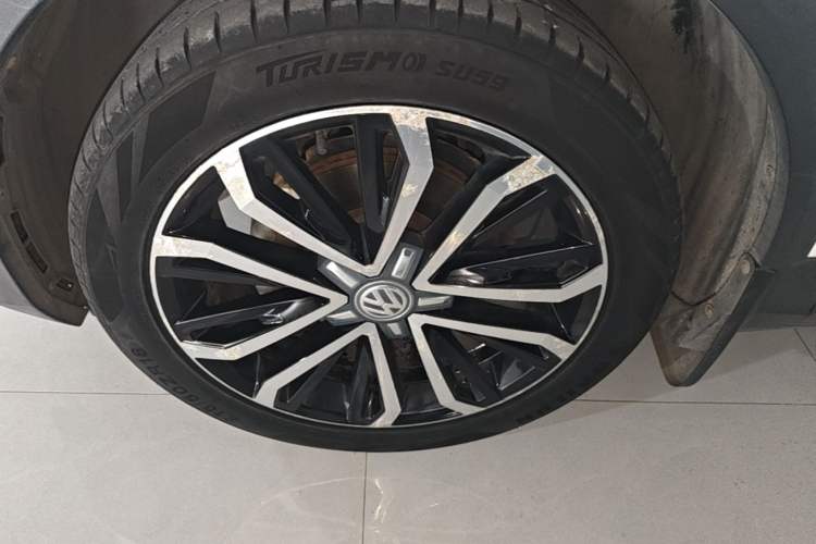 Used Volkswagen T-ROC 2018 280TSI DSG Two-Wheel Drive Comfort Version China VI Standard Left Front Wheel Hub