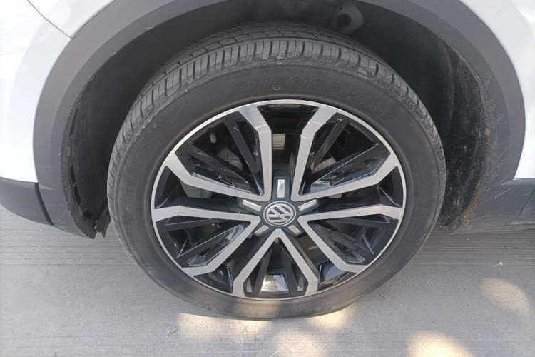 Used Volkswagen T-ROC 2018 280TSI DSG Two-Wheel Drive Comfort Version China VI Standard Left Front Wheel Hub