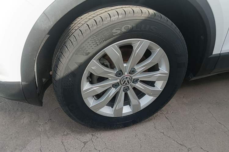 Used Volkswagen T-ROC 2018 230TSI DSG Two-Wheel-Drive Fashion Edition China VI Standard Left Front Wheel Hub
