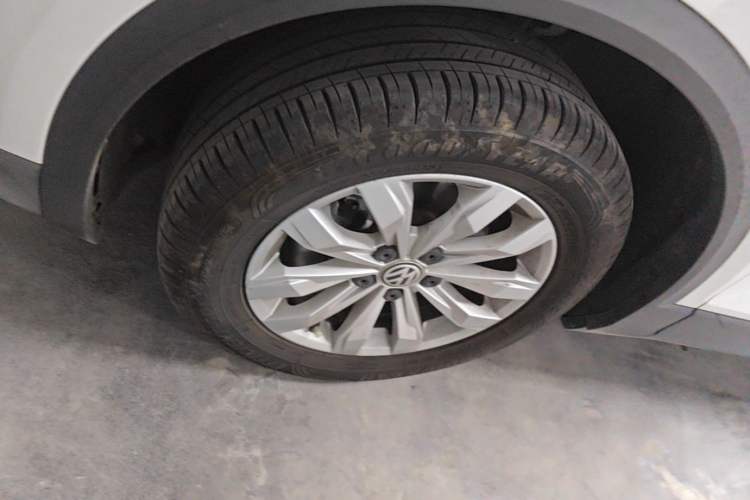 Used Volkswagen T-ROC 2018 230TSI DSG Two-Wheel Drive Fashion Edition China V Standard Left Front Wheel Hub