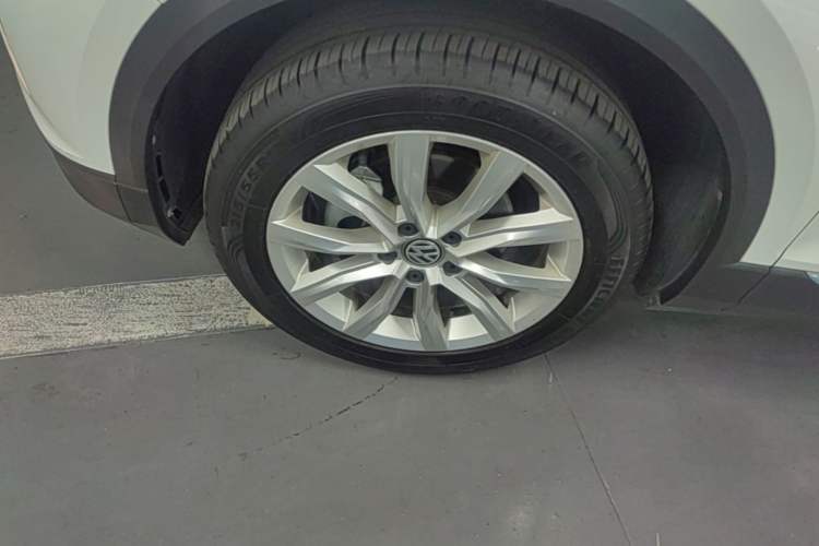 Used Volkswagen T-ROC 2018 230TSI DSG Two-Wheel Drive Advanced Version China V Standard Left Front Wheel Hub
