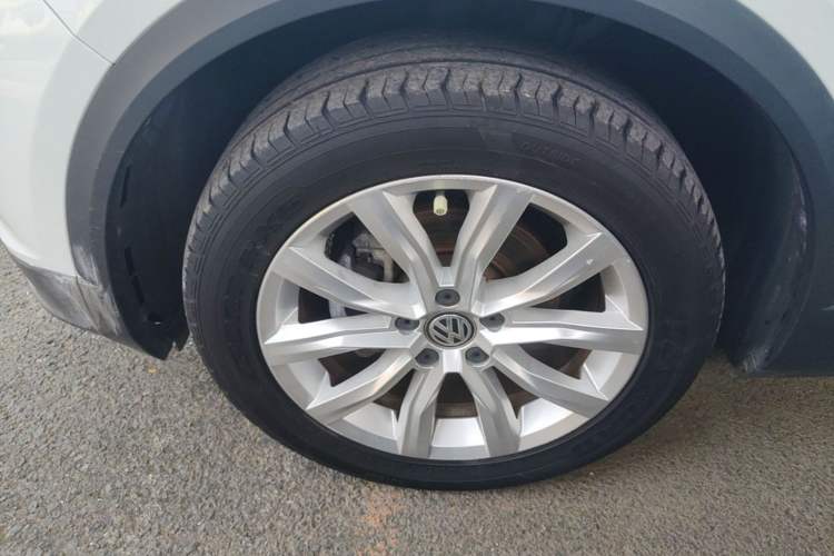 Used Volkswagen T-ROC 2018 230TSI DSG Two-Wheel Drive Advanced Version China V Standard Left Front Wheel Hub