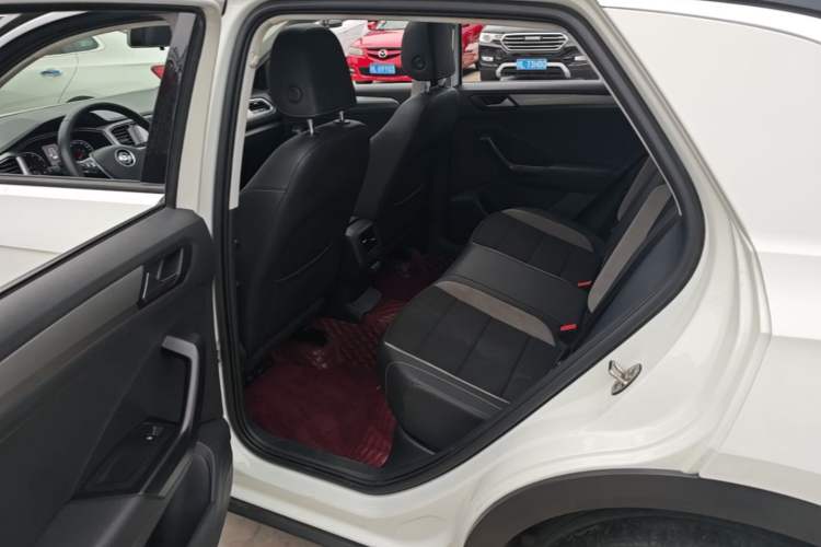 Used Volkswagen T-ROC 2018 230TSI DSG Two-Wheel Drive Advanced Version China VI Standard Left Rear Seat