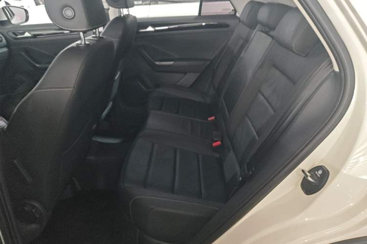 Used Volkswagen T-ROC 2018 280TSI DSG Two-Wheel Drive Comfort Version China VI Standard Left Rear Seat