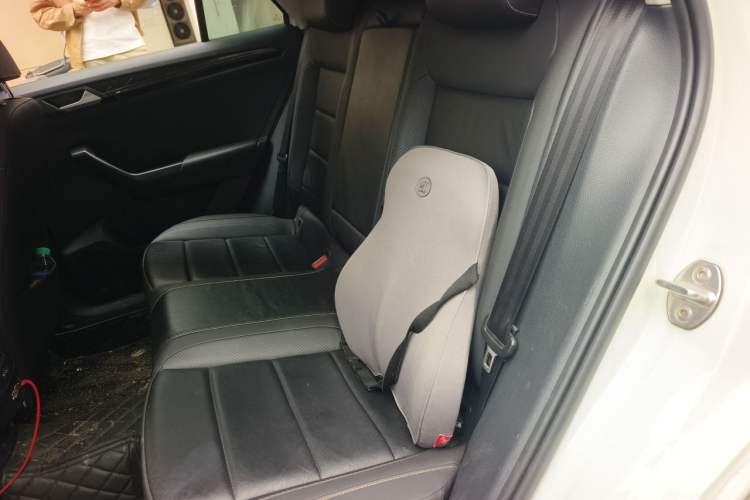 Used Volkswagen T-ROC 2018 280TSI DSG Two-Wheel-Drive Comfort Version China V Standard Left Rear Seat