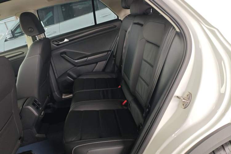Used Volkswagen T-ROC 2018 280TSI DSG Two-Wheel-Drive Comfort Version China V Standard Left Rear Seat