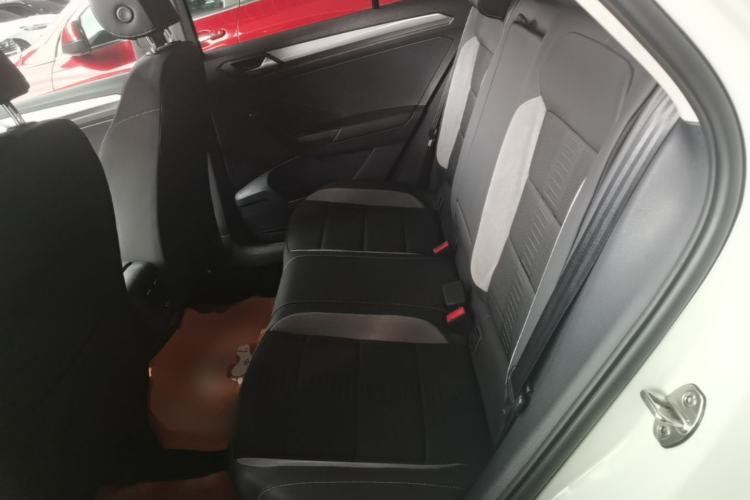 Used Volkswagen T-ROC 2018 280TSI DSG Two-Wheel Drive Advanced Version China V Emission Standard Left Rear Seat