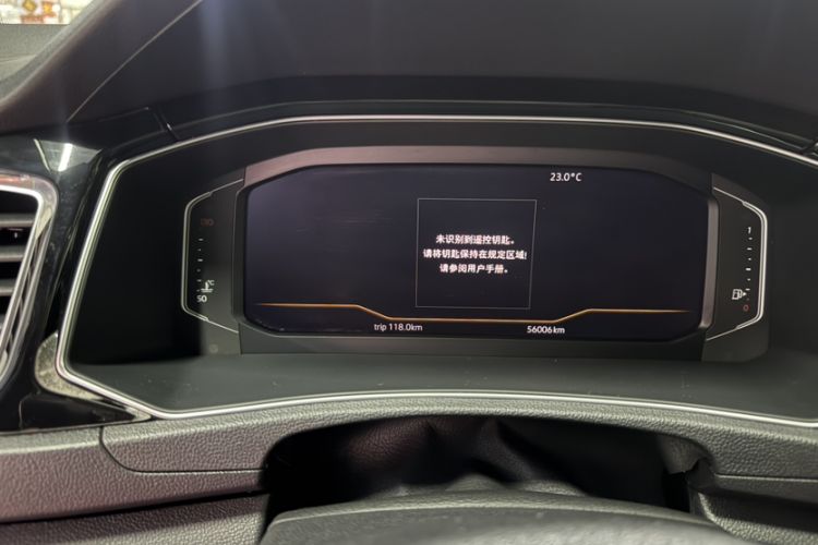 Used Volkswagen T-ROC 2018 280TSI DSG Four-Wheel Drive Luxury Version China V Emission Standard Odometer Close Up