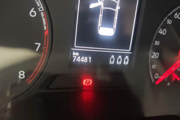 Used Volkswagen T-ROC 2018 280TSI DSG Two-Wheel-Drive Comfort Version China V Standard Odometer Close Up