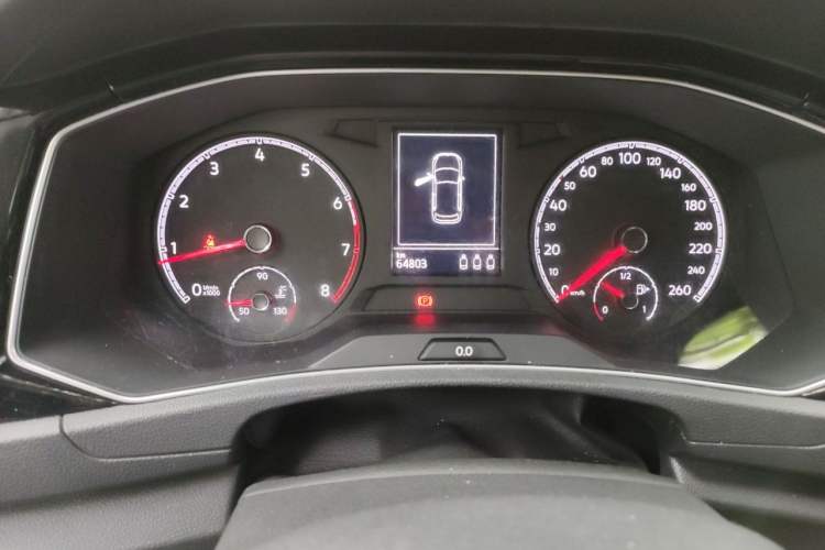 Used Volkswagen T-ROC 2018 280TSI DSG Four-Wheel Drive Comfort Version China V Standard Odometer Close Up