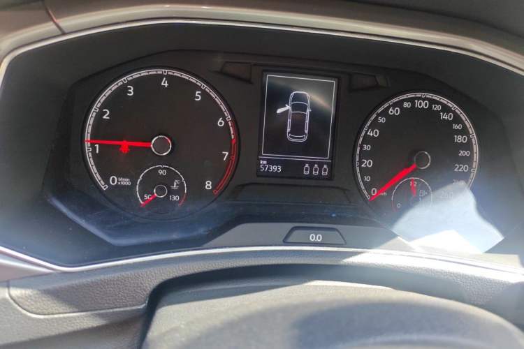Used Volkswagen T-ROC 2018 230TSI DSG Two-Wheel Drive Advanced Version China V Standard Odometer Close Up