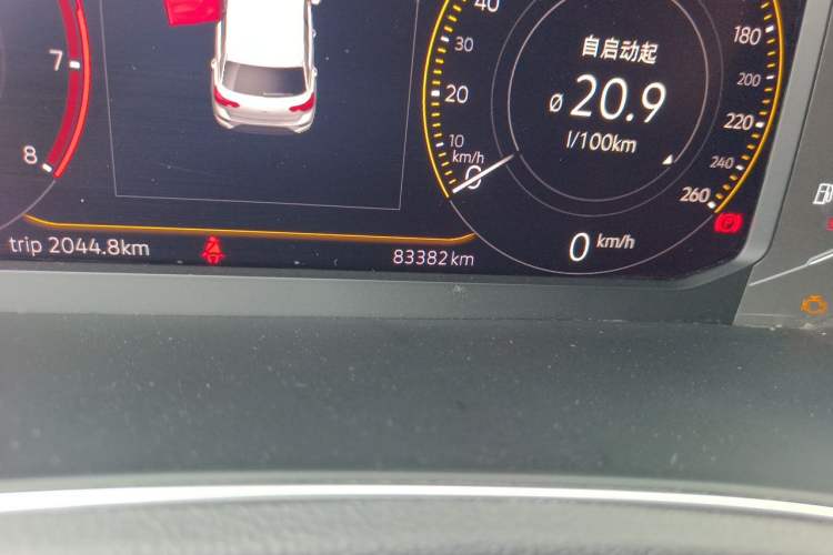 Used Volkswagen T-ROC 2018 280TSI DSG Two-Wheel Drive Luxury Version China VI Standard Odometer Close Up