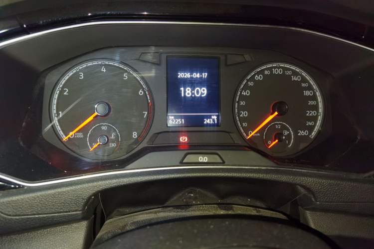 Used Volkswagen T-ROC 2018 280TSI DSG Two-Wheel Drive Comfort Version China VI Standard Odometer Close Up