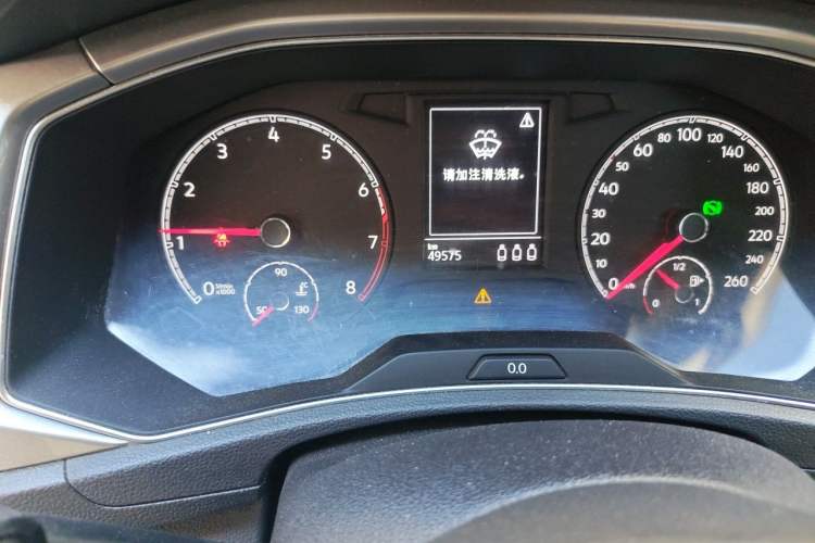 Used Volkswagen T-ROC 2018 230TSI DSG Two-Wheel Drive Advanced Version China V Standard Odometer Close Up